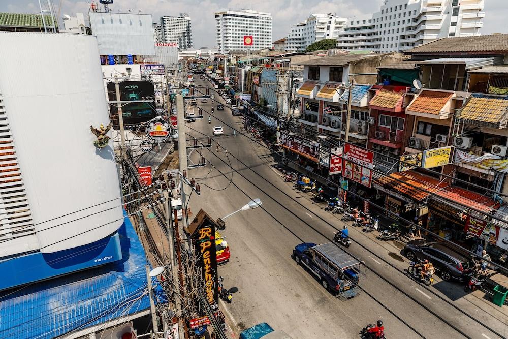 โรงแรม โรงแรมเดอะ คลาสรูม 3*