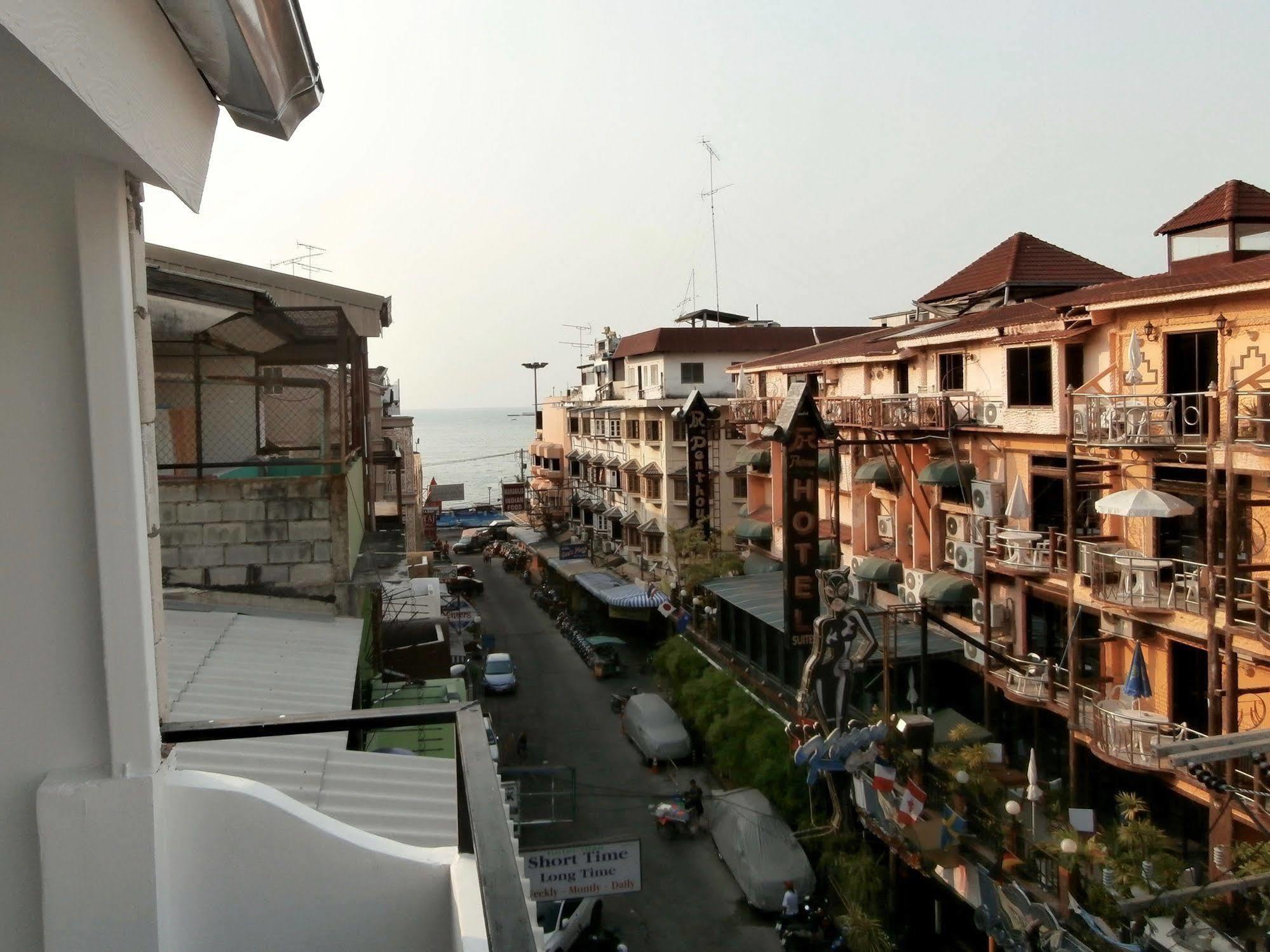 โรงแรมเดอะ คลาสรูม Pattaya