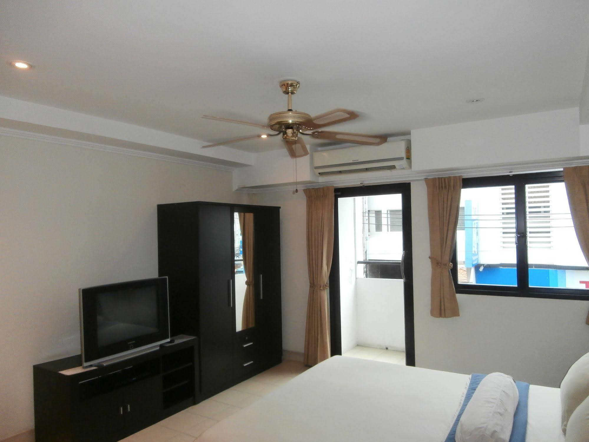 โรงแรมเดอะ คลาสรูม 3*
