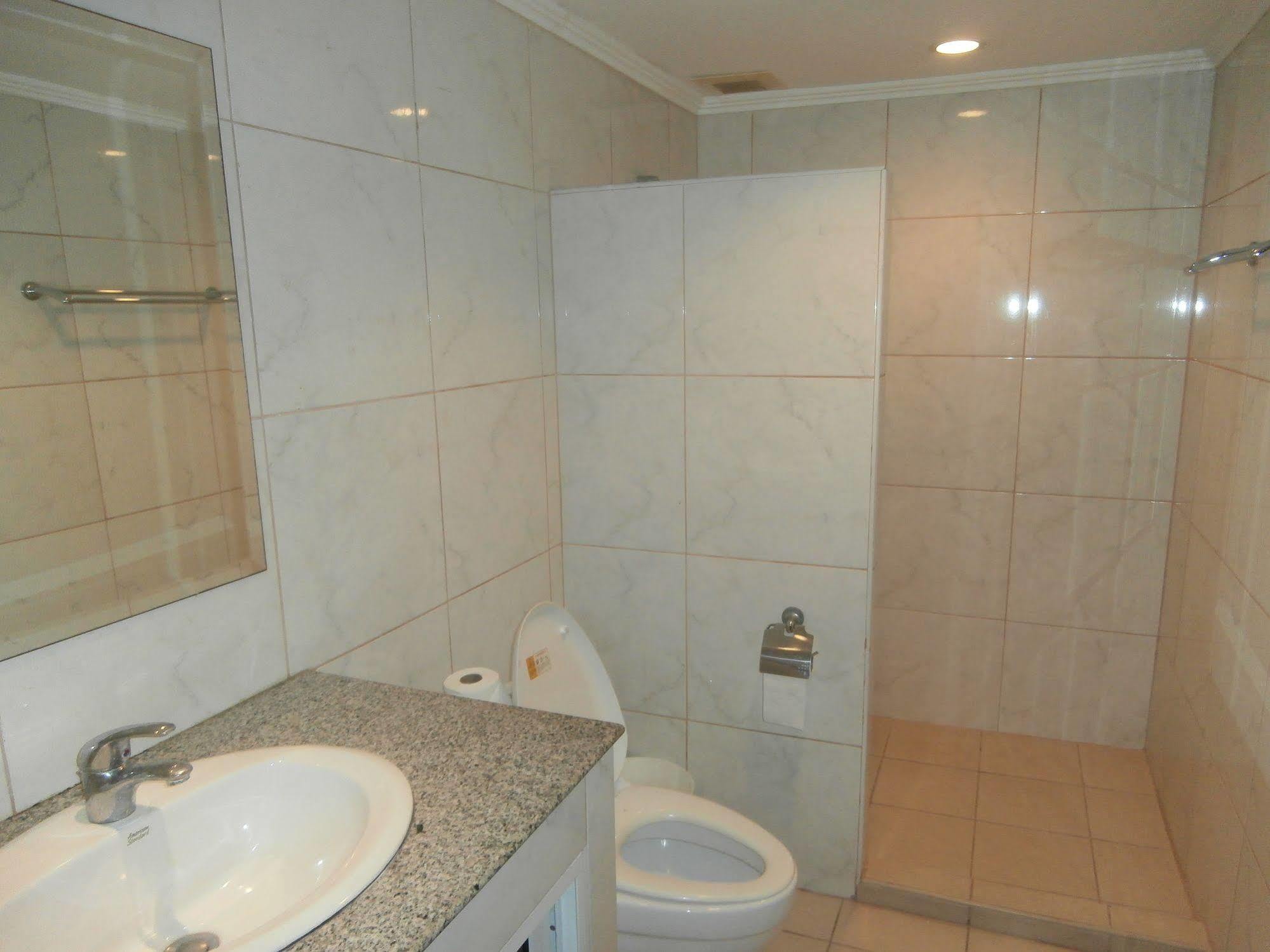 โรงแรมเดอะ คลาสรูม 3* Pattaya